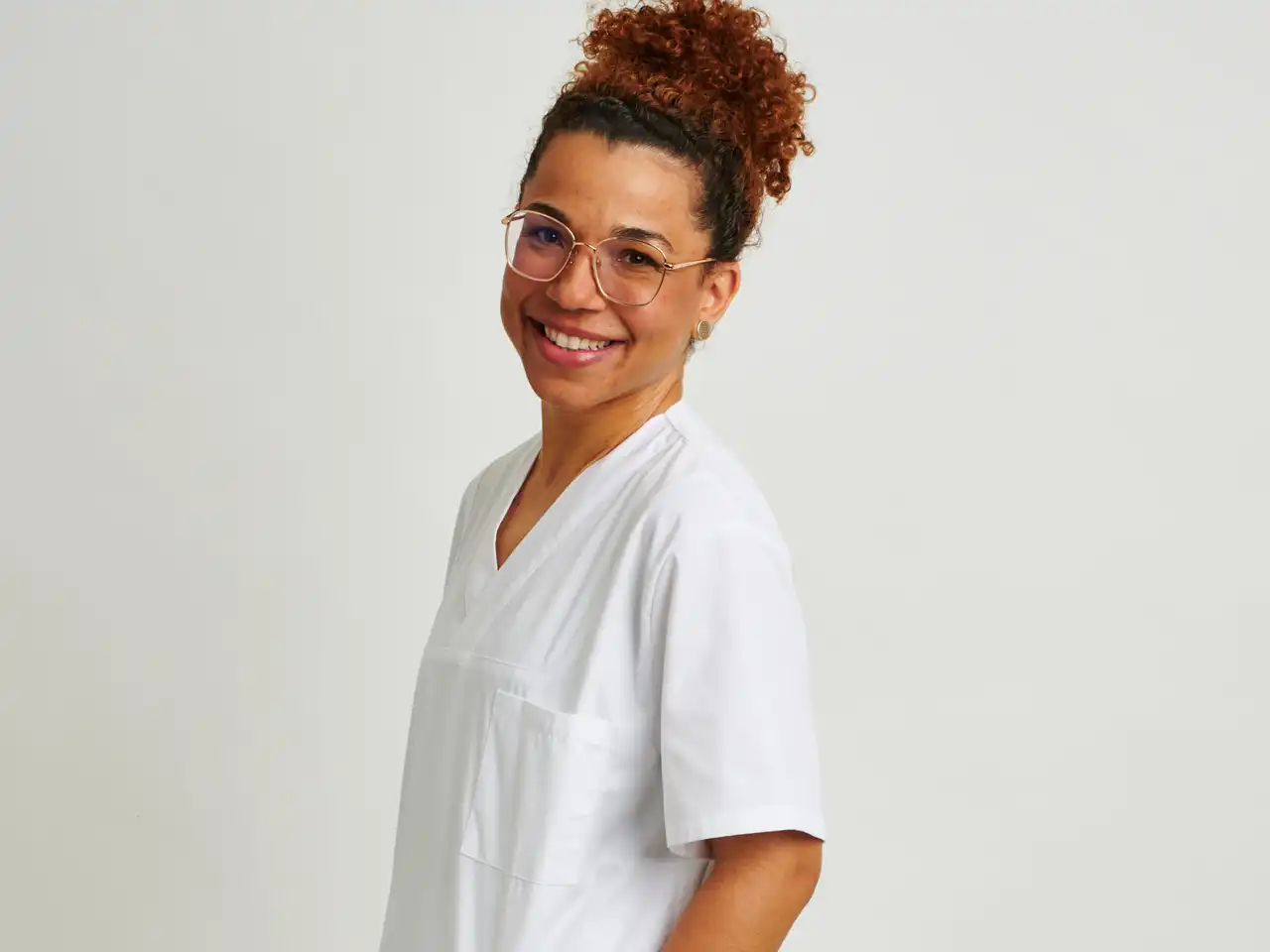 Pflegendaer_Cast_Lenora